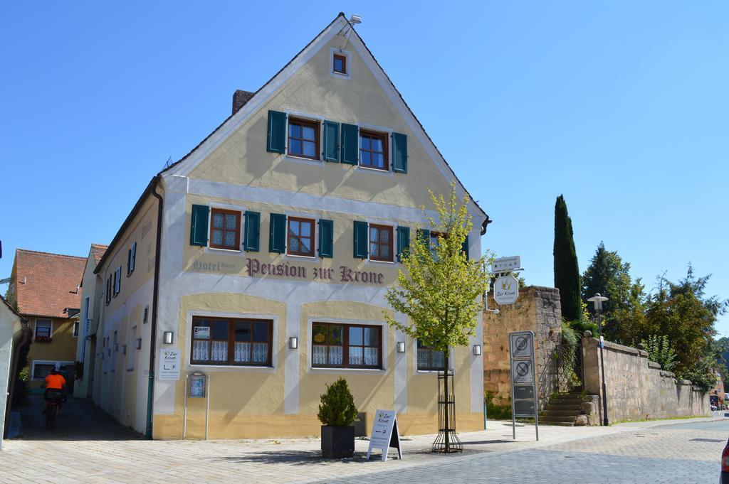 Hotel Garni Und Apartments Zur Krone Hilpoltstein Exterior photo